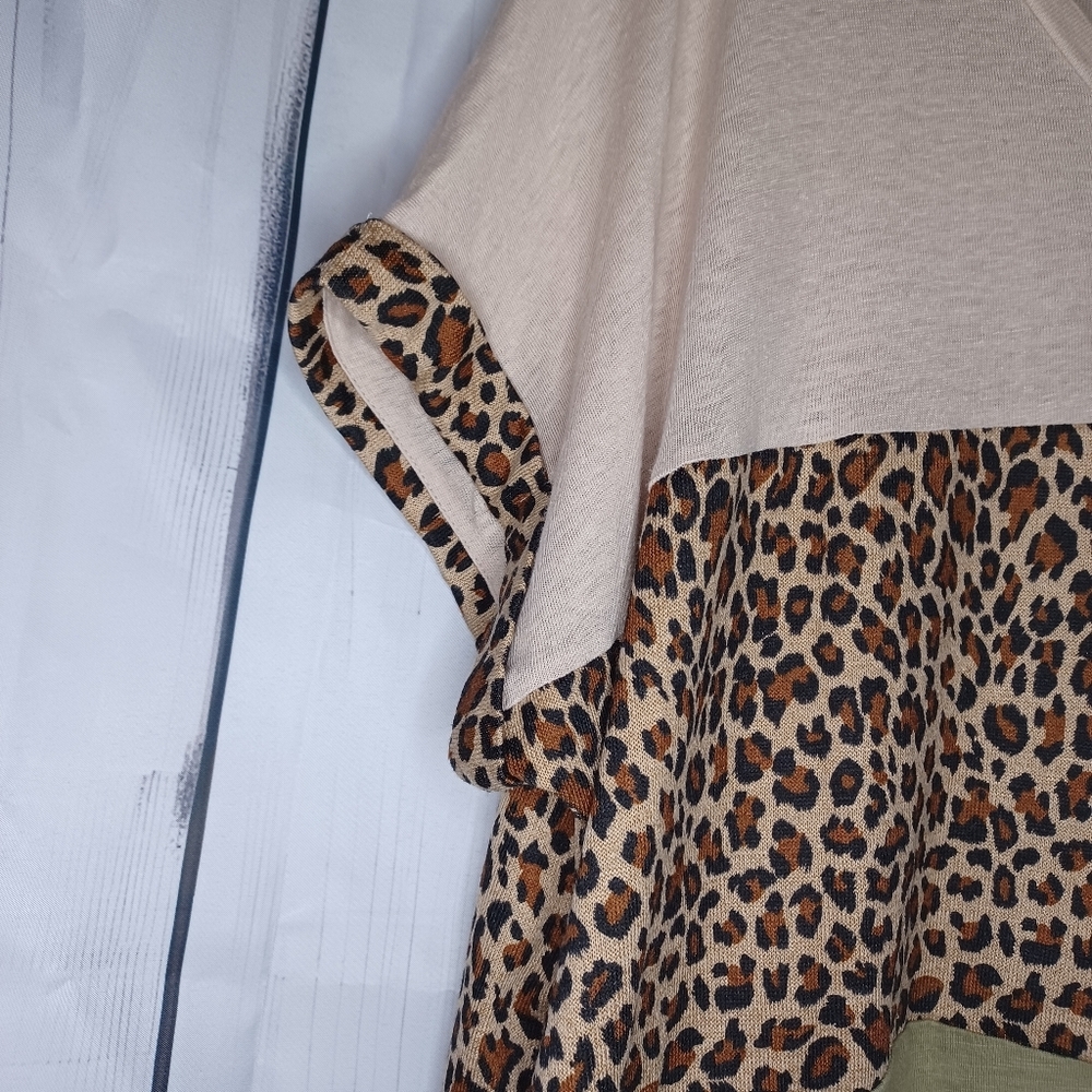 Leopard Print Color Block Dress - Picture 4 of 12
